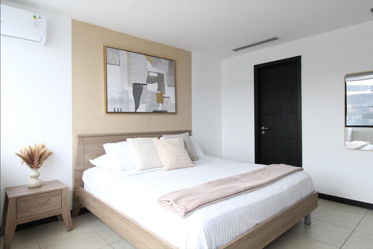 Puerto Santa Ana Luxury Suites Guayaquil Bagian luar foto
